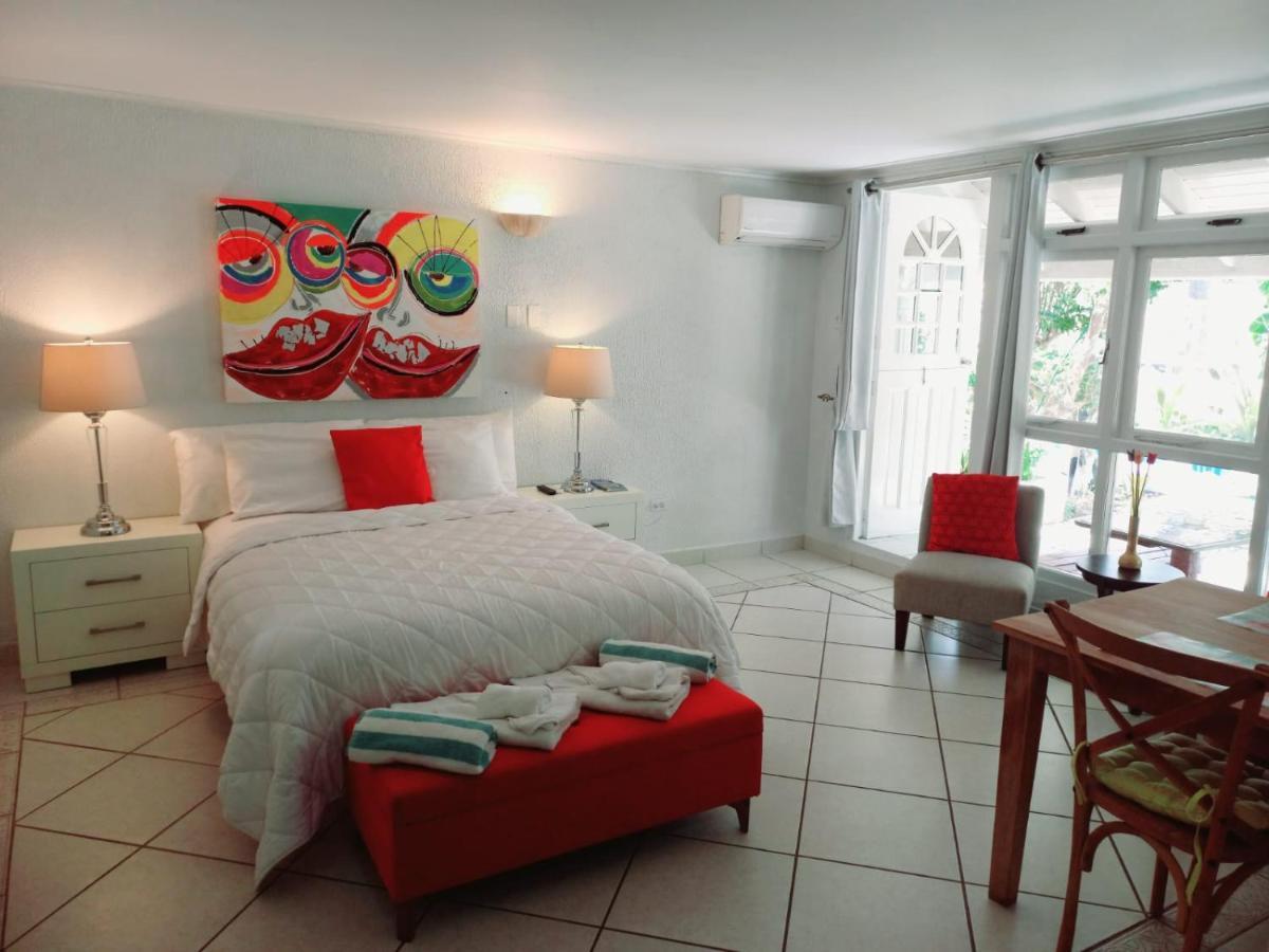 Sunflower Villa Studios Palm Beach Екстер'єр фото