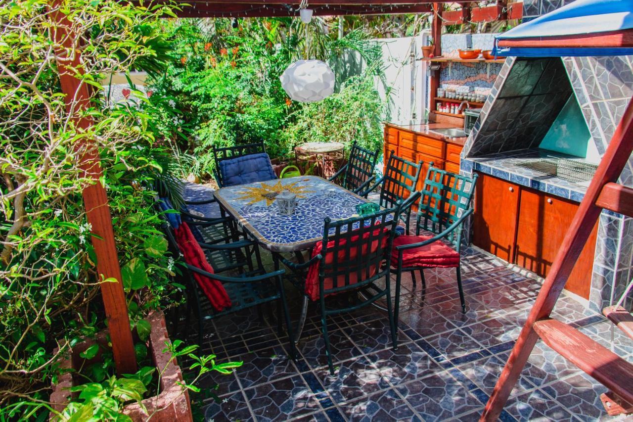 Sunflower Villa Studios Palm Beach Екстер'єр фото