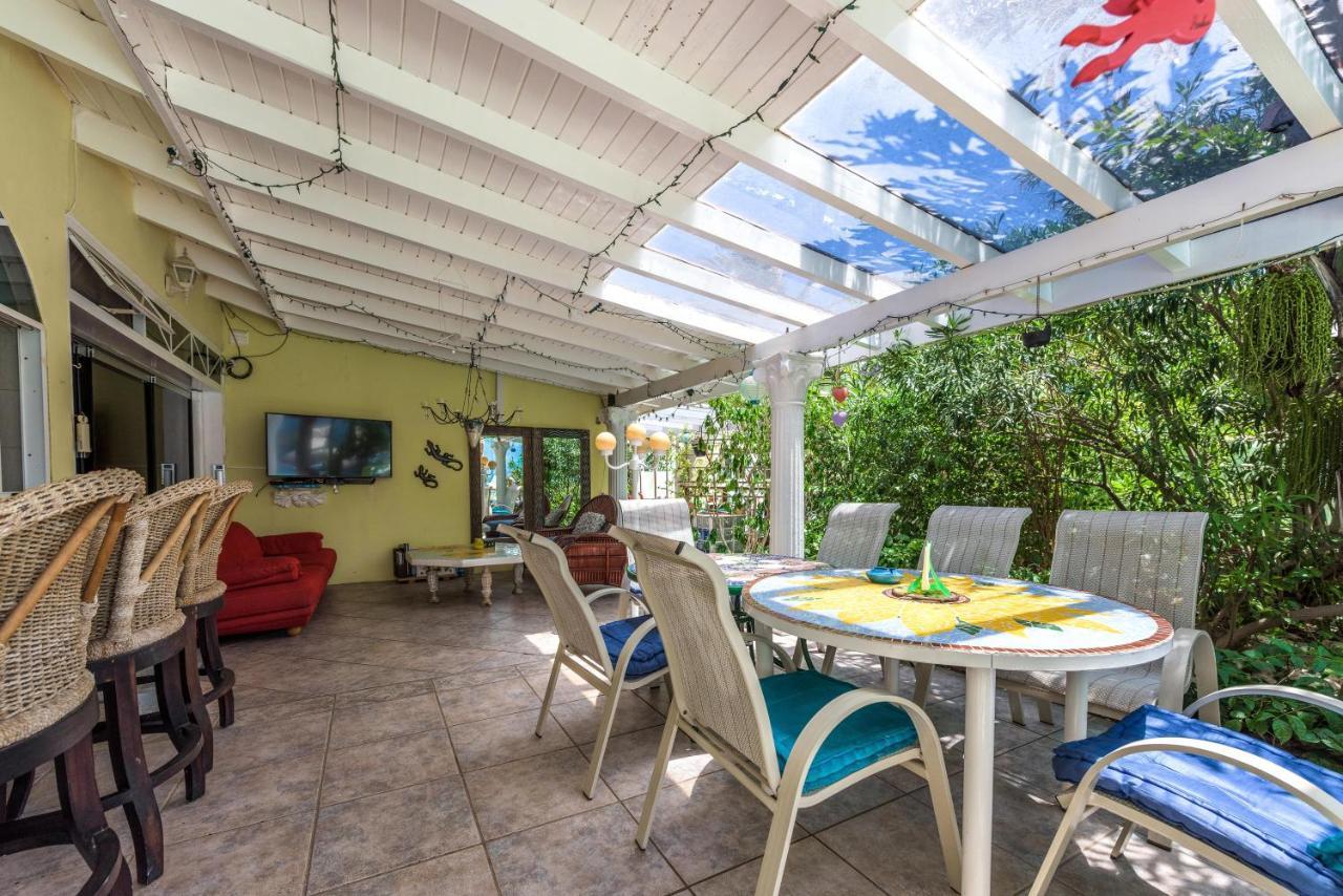 Sunflower Villa Studios Palm Beach Екстер'єр фото