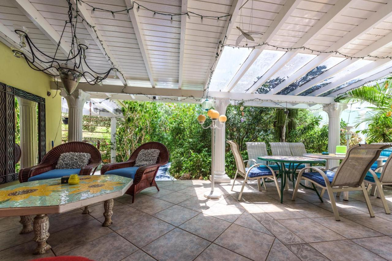 Sunflower Villa Studios Palm Beach Екстер'єр фото