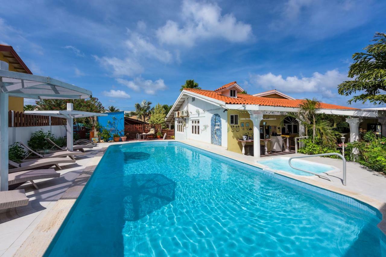 Sunflower Villa Studios Palm Beach Екстер'єр фото
