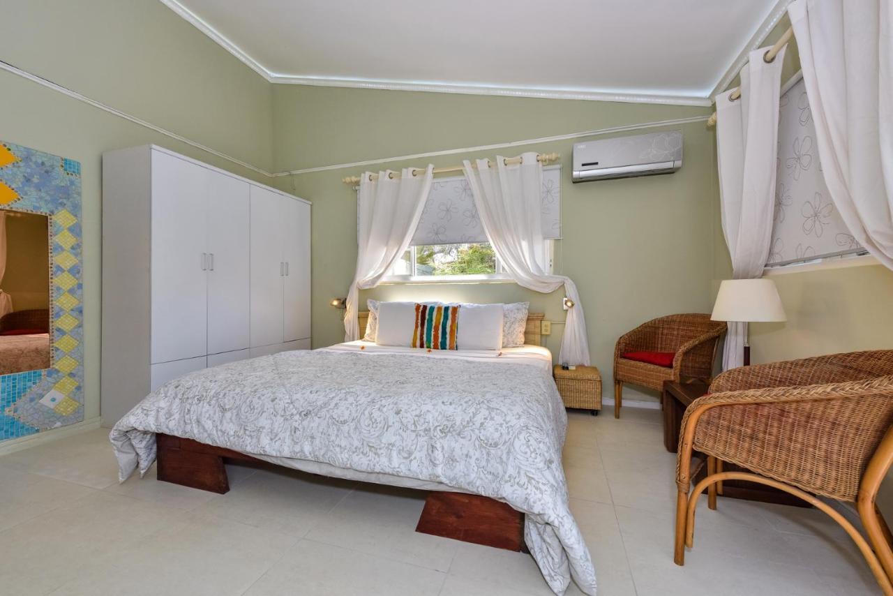 Sunflower Villa Studios Palm Beach Екстер'єр фото