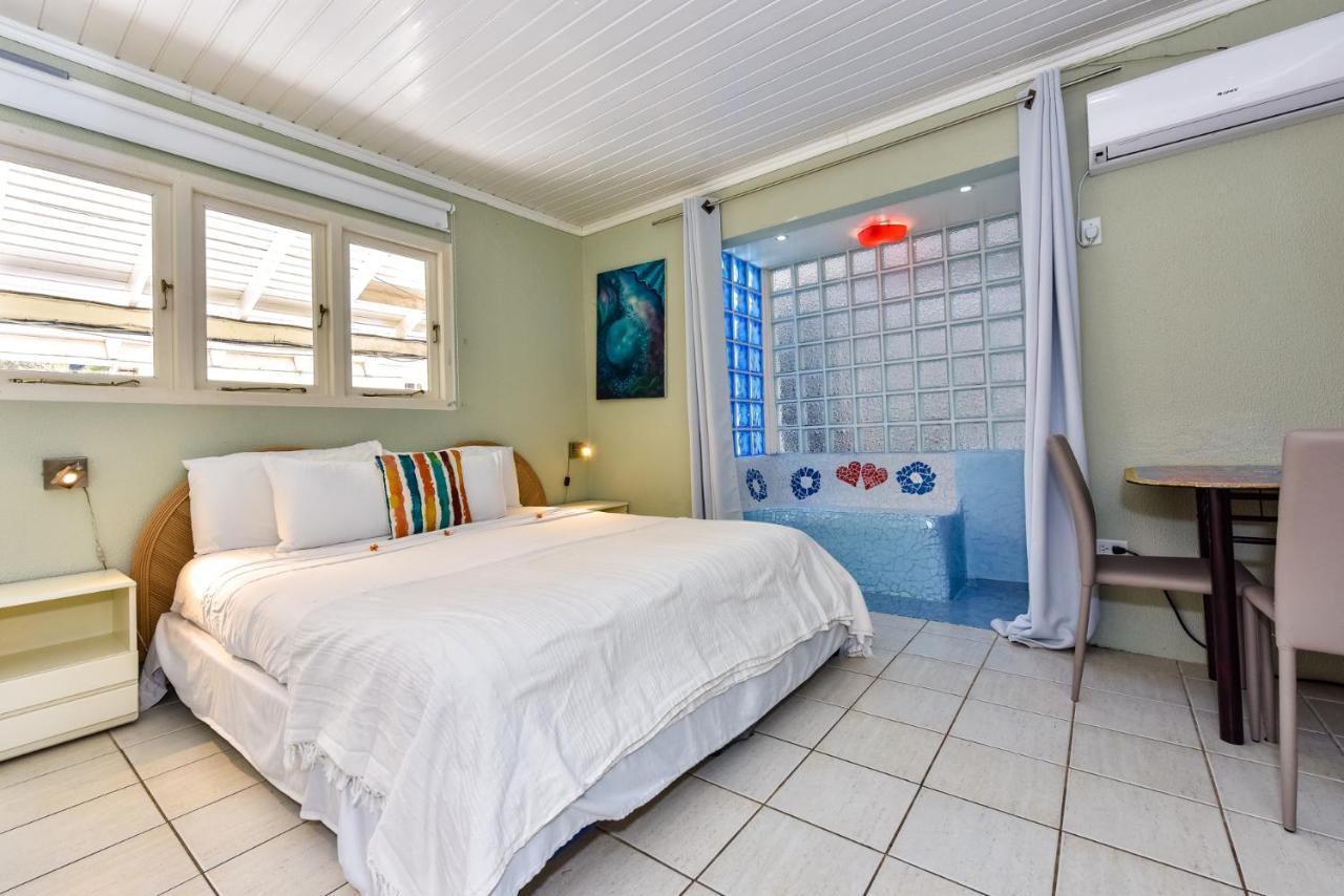 Sunflower Villa Studios Palm Beach Екстер'єр фото